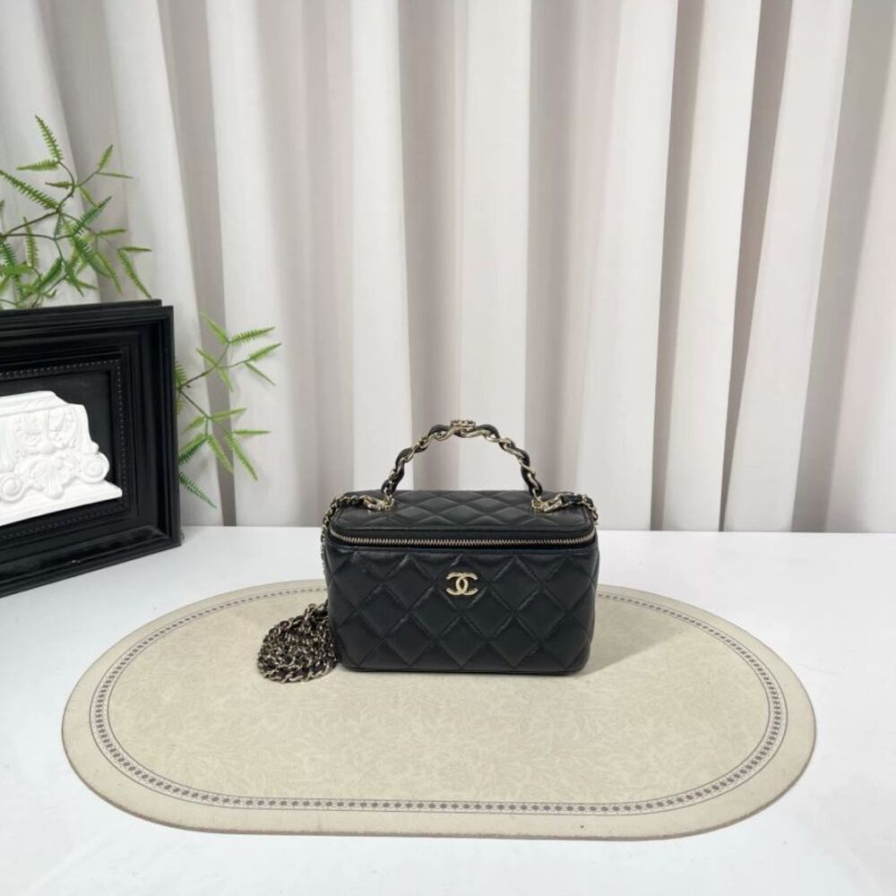 Chanel Women Pre-Loved Bag Very Good Condition